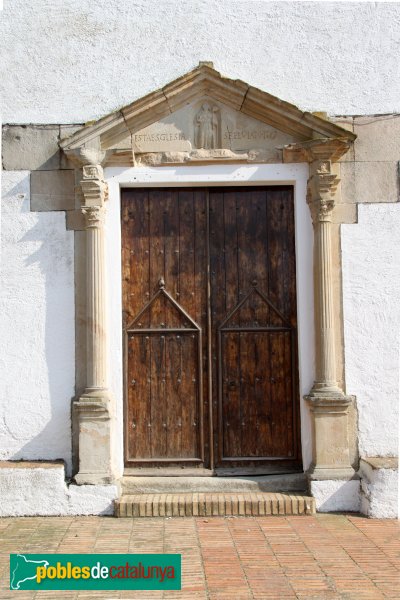 Sant Cebrià de Vallalta - Porta de l'església (Foto: Albert Esteves, 2013) Sant Cebrià de Vallalta - Porta de l'església