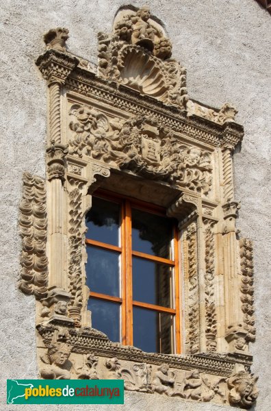 Sant Cebrià de Vallalta - Finestra de can Coris