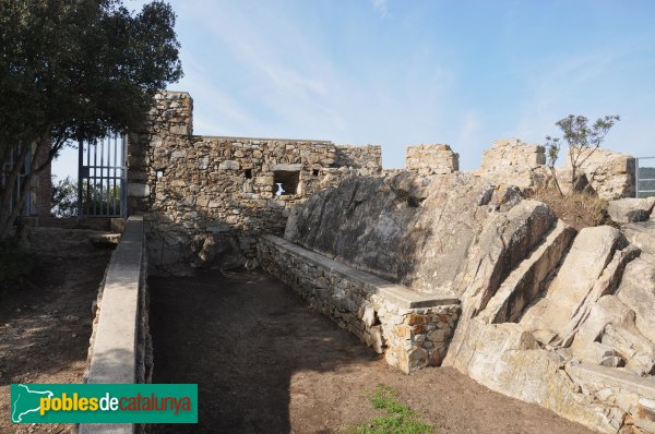 Cabrera de Mar - Castell de Burriac (Foto: Alberto González Rovira, 2013) Cabrera de Mar - Castell de Burriac