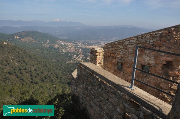 Cabrera de Mar - Castell de Burriac (Foto: Alberto González Rovira, 2013) Cabrera de Mar - Castell de Burriac