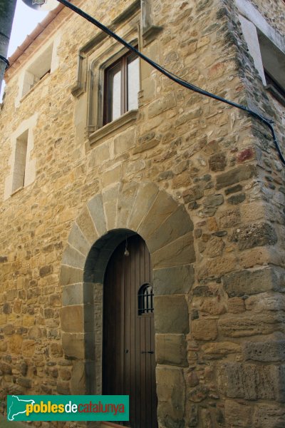 Casa a la travessia de l'Església (Camallera)