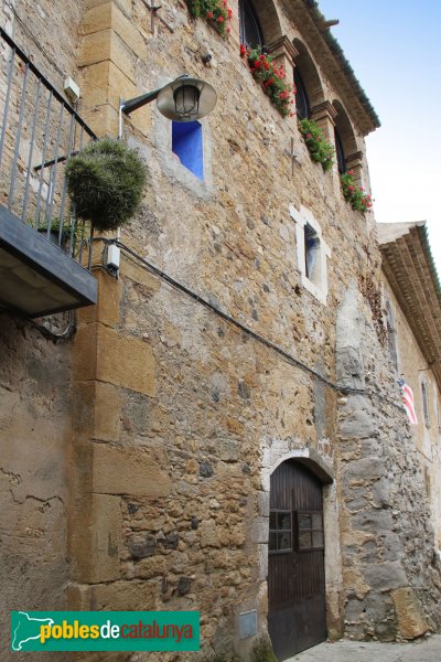 Palau de Santa Eulàlia - Nucli antic de Santa Eulàlia (Foto: Albert Esteves, 2013) Palau de Santa Eulàlia - Nucli antic de Santa Eulàlia