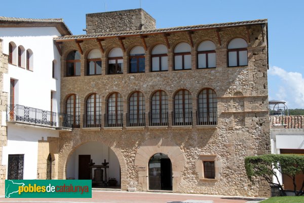 Torrelavit - Ca l'Esbert (Heretat Segura Viudes) (Foto: Albert Esteves, 2013) Torrelavit - Ca l'Esbert (Heretat Segura Viudes)