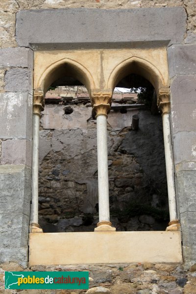 Garrigàs - Castell d'Arenys (Foto: Albert Esteves, 2013) Garrigàs - Castell d'Arenys