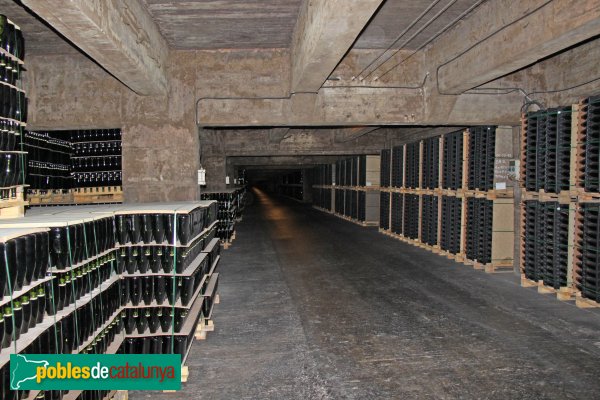 Sant Sadurní d'Anoia - Caves Codorniu (Foto: Albert Esteves, 2013) Sant Sadurní d'Anoia - Caves Codorniu