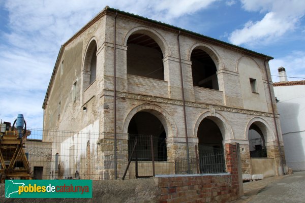 Pontós - Casa al carrer de Dalt, 10