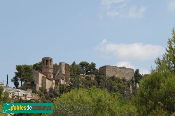Gelida - Castell. Panoràmica general des del poble (Foto: Albert Esteves, 2013) Gelida - Castell. Panoràmica general des del poble