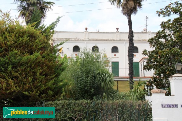 Sant Quintí de Mediona - La Freixaneda, façana posterior