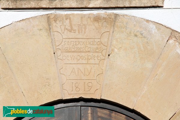 Font-rubí - Mas Romeu, inscripció d'un portal (Foto: Albert Esteves, 2013) Font-rubí - Mas Romeu, inscripció d'un portal