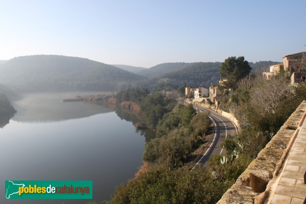 Castellet i la Gornal - El pantà de Foix, als peus del castell