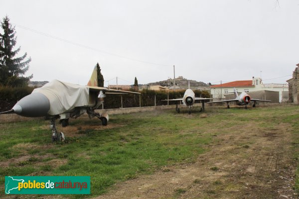 Ribera d'Ondara - Ca l'Alió, avions a l'era de Cal Costa (Foto: Albert Esteves, 2014) Ribera d'Ondara - Ca l'Alió, avions a l'era de Cal Costa