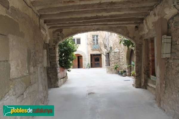 Ribera d'Ondara - Sant Pere dels Arquells, plaça Major