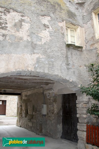 Ribera d'Ondara - Sant Pere dels Arquells, plaça Major (Foto: Albert Esteves, 2014) Ribera d'Ondara - Sant Pere dels Arquells, plaça Major