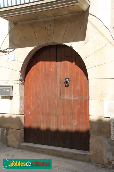 Montoliu - Portal a la Guàrdia Lada (Foto: Albert Esteves, 2014) Montoliu - Portal a la Guàrdia Lada