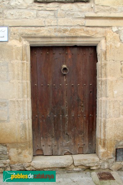 Montoliu - Porta de cal Benito (Foto: Albert Esteves, 2014) Montoliu - Porta de cal Benito