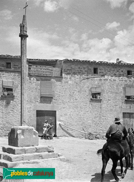Montoliu - Antiga creu de l'Ametlla (Foto: Francesc Blasi -Fons del C.E.C.-, c.1920-25) Montoliu - Antiga creu de l'Ametlla