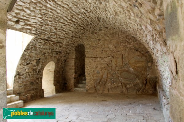 La Jonquera - Castell de Requesens (Foto: Albert Esteves, 2014) La Jonquera - Castell de Requesens