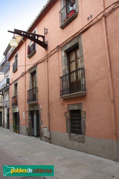 La Jonquera - Ca l'Armet, façana carrer Major