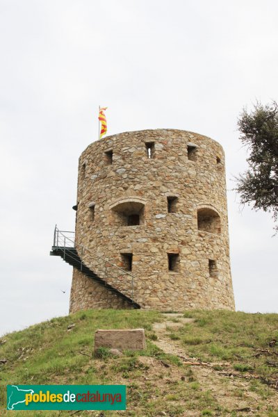 La Jonquera - Torre del Serrat de la Plaça (Foto: Albert Esteves, 2014) La Jonquera - Torre del Serrat de la Plaça