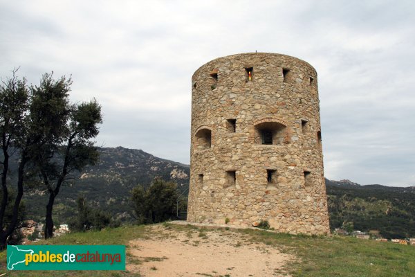 La Jonquera - Torre del Serrat de la Plaça (Foto: Albert Esteves, 2014) La Jonquera - Torre del Serrat de la Plaça