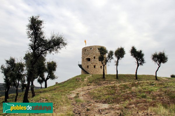 La Jonquera - Torre del Serrat de la Plaça (Foto: Albert Esteves, 2014) La Jonquera - Torre del Serrat de la Plaça