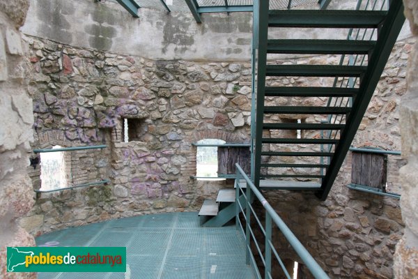 La Jonquera - Torre del Serrat de la Plaça, interior (Foto: Albert Esteves, 2014) La Jonquera - Torre del Serrat de la Plaça, interior