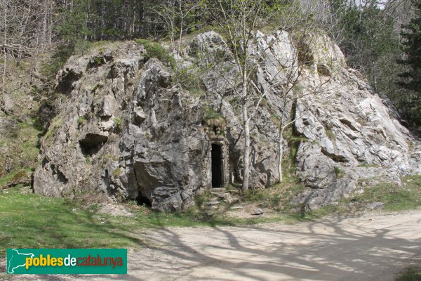 Maçanet de Cabrenys - Cova de les Salines
