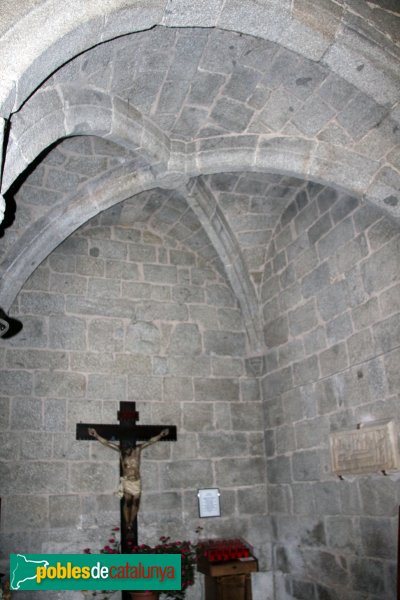 Maçanet de Cabrenys - Església de Sant Martí, capella lateral (Foto: Albert Esteves, 2014) Maçanet de Cabrenys - Església de Sant Martí, capella lateral