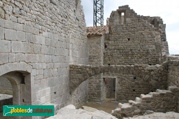 Albanyà - Monestir de Sant Llorenç de Sous, dependències monàstiques (Foto: Albert Esteves, 2014) Albanyà - Monestir de Sant Llorenç de Sous, dependències monàstiques