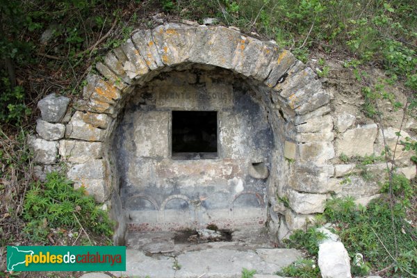 Albanyà - Monestir de Sant Llorenç de Sous, font