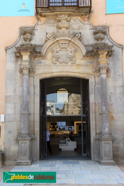 Sant Feliu de Guíxols - Monestir, porta de l'ala barroca