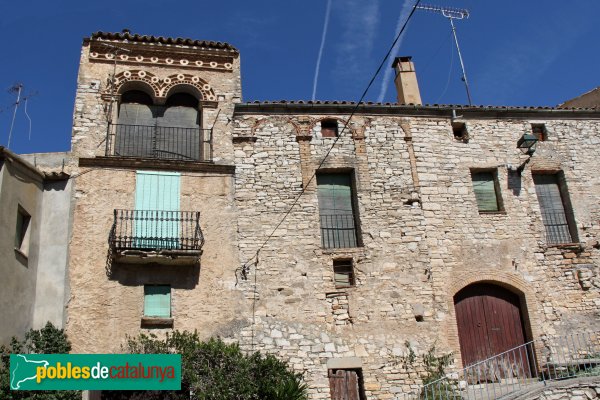 Les Oluges - Plaça Major de Santa Fe