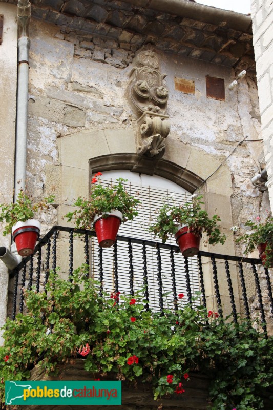 Tarroja de Segarra - Casa a la plaça de l´Església