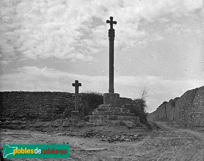 Sant Ramon - Creus de terme de la Manresana (Foto: Josep Salvany -Fons Salvany, Biblioteca de Catalunya-, 1918) Sant Ramon - Creus de terme de la Manresana