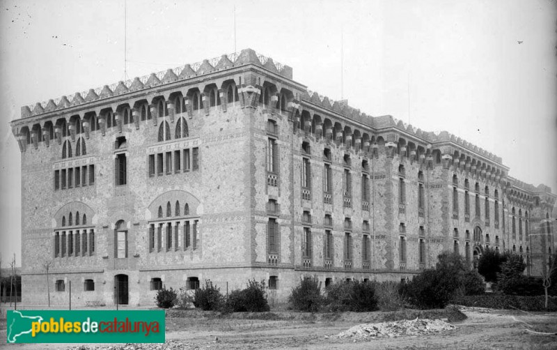 Barcelona - Maternitat, pavelló de la Lactància (Foto: Anònim -Arxiu C.E.C.-, Inicis segle XX) Barcelona - Maternitat, pavelló de la Lactància