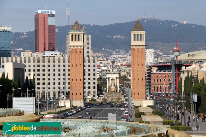 Barcelona - Torres d'accés al recinte de l'Exposició (Foto: Albert Esteves, 2015) Barcelona - Torres d'accés al recinte de l'Exposició