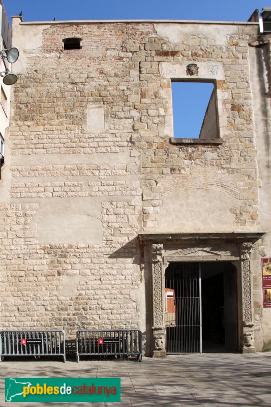 Barcelona - Convent de Sant Agustí, façana de la plaça de l'Acadèmia (Foto: Albert Esteves, 2015) Barcelona - Convent de Sant Agustí, façana de la plaça de l'Acadèmia