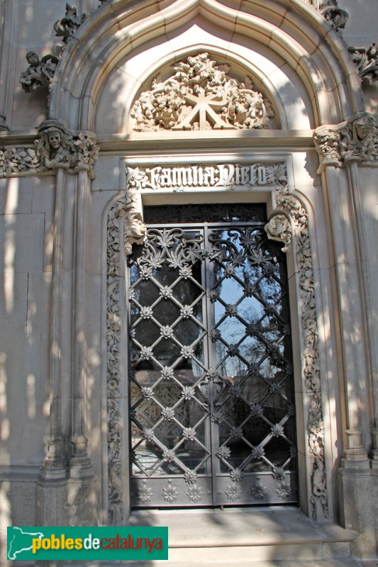 Cementiri de Montjuïc - Panteó Nieto (Foto: Albert Esteves, 2015) Cementiri de Montjuïc - Panteó Nieto