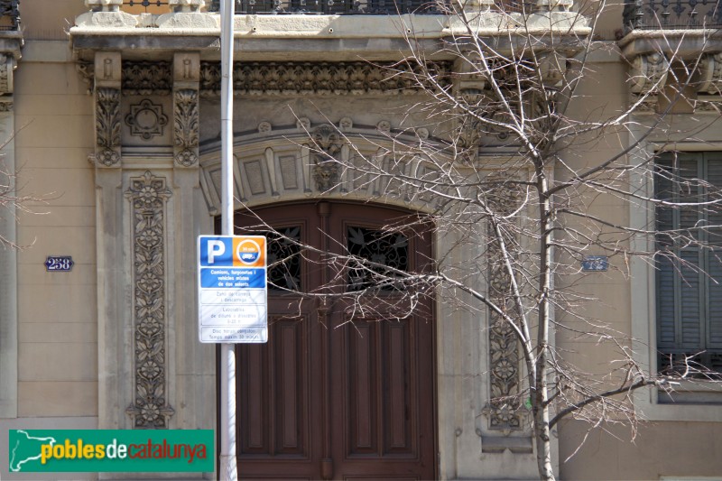 Barcelona - Rambla Catalunya, 72 (Foto: Albert Esteves, 2015) Barcelona - Rambla Catalunya, 72