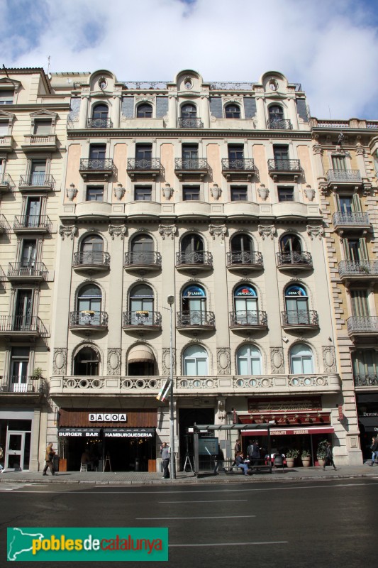 Barcelona - Ronda Universitat, 31 (Foto: Albert Esteves, 2015) Barcelona - Ronda Universitat, 31