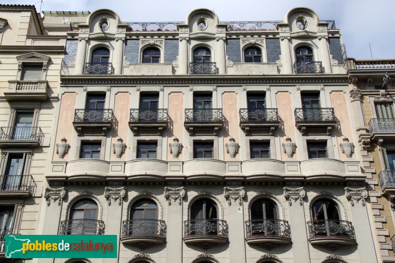 Barcelona - Ronda Universitat, 31 (Foto: Albert Esteves, 2015) Barcelona - Ronda Universitat, 31