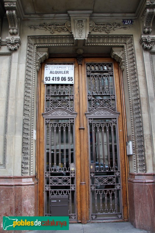 Barcelona - Ronda Universitat, 20 (Foto: Albert Esteves, 2015) Barcelona - Ronda Universitat, 20