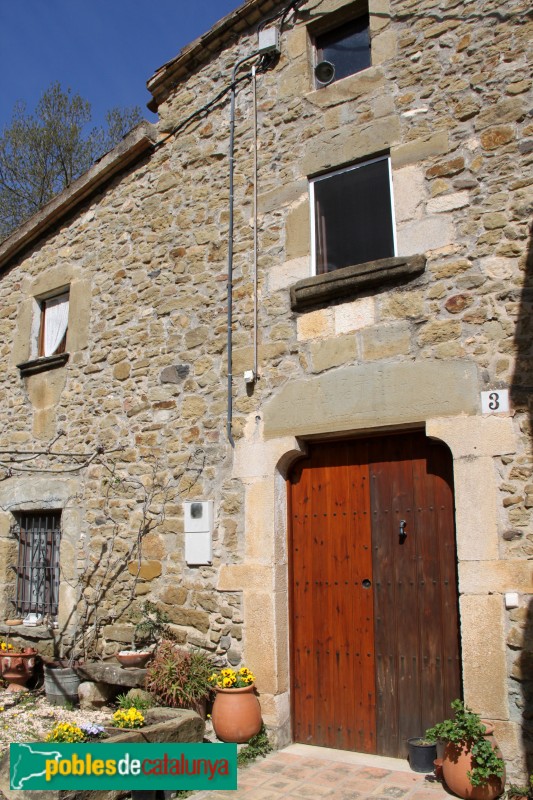 La Pera - Can Solés (Pedrinyà) (Foto: Albert Esteves, 2015) La Pera - Can Solés (Pedrinyà)