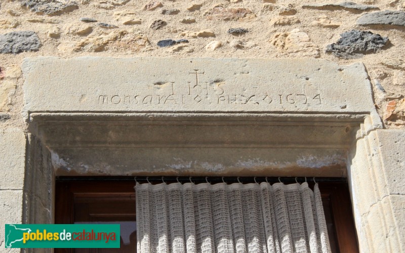 La Pera - Carrer Major de Púbol (Foto: Albert Esteves, 2015) La Pera - Carrer Major de Púbol