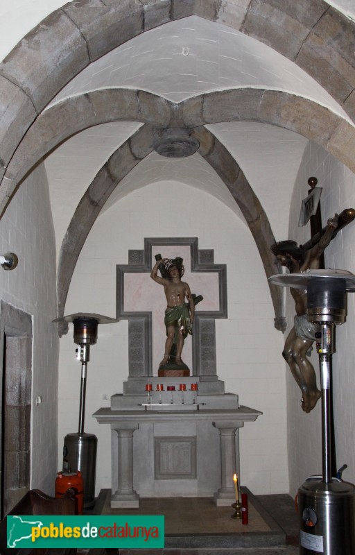 Parlavà - Església de Sant Feliu, capella lateral (Foto: Albert Esteves, 2015) Parlavà - Església de Sant Feliu, capella lateral