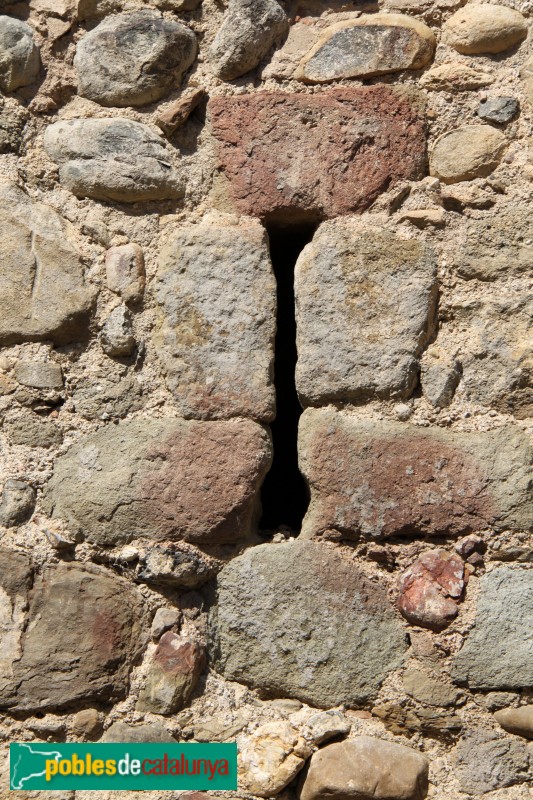 Corçà - Muralla del castell