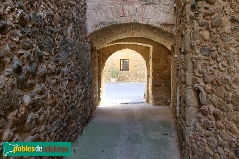Corçà - Portal de Santa Maria