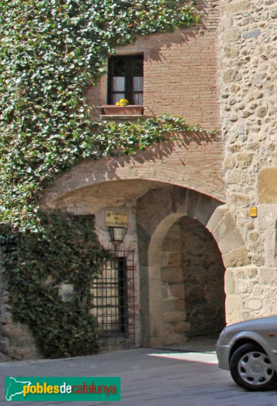 Corçà - Portal de Santa Maria
