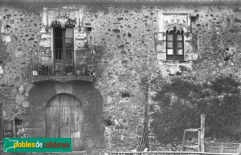 Corçà - Can Prim (desapareguda) (Foto: Arxiu C.E.C., cap a 1900) Corçà - Can Prim (desapareguda)
