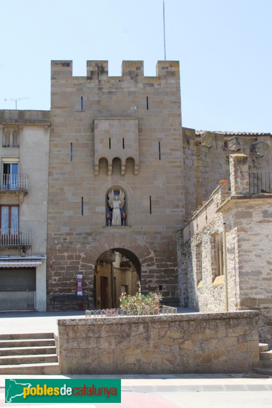 Guissona - Portal de l'Àngel (Foto: Albert Esteves, 2015) Guissona - Portal de l'Àngel